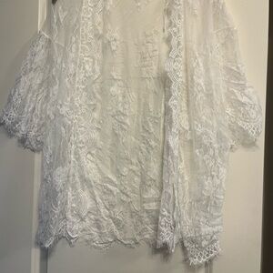 Elegant White Lace Robe